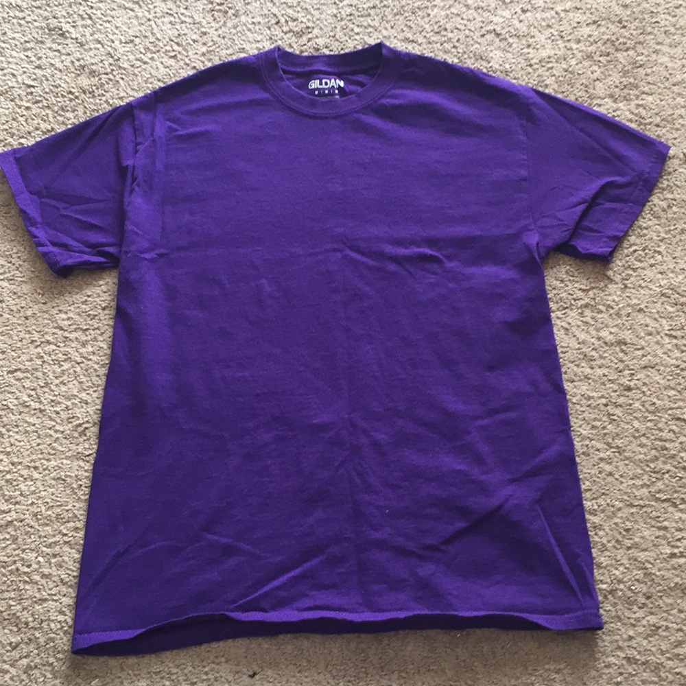Gildan cotton shirt M